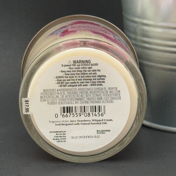 BBW Strawberry Snowflakes White Barn Bath & Body Works Single Wick Candle - Picture 9 of 10